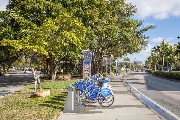 Holiday Inn Miami Beach-Oceanfront image 3